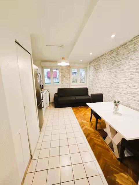 Mini-Studio Avec Kitchenette Ou Chambre Confort Avec Frigo Et Tv - Parking En Option Sur Resa ! Шавиль Экстерьер фото